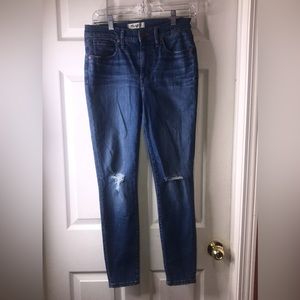 Madewell 9” Mid Rise Skinny Distressed Jeans Size 27